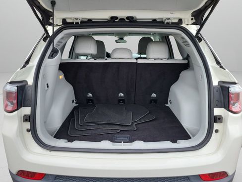 Used 2018 Jeep Compass Latitude w/ Popular Equipment Group image 7