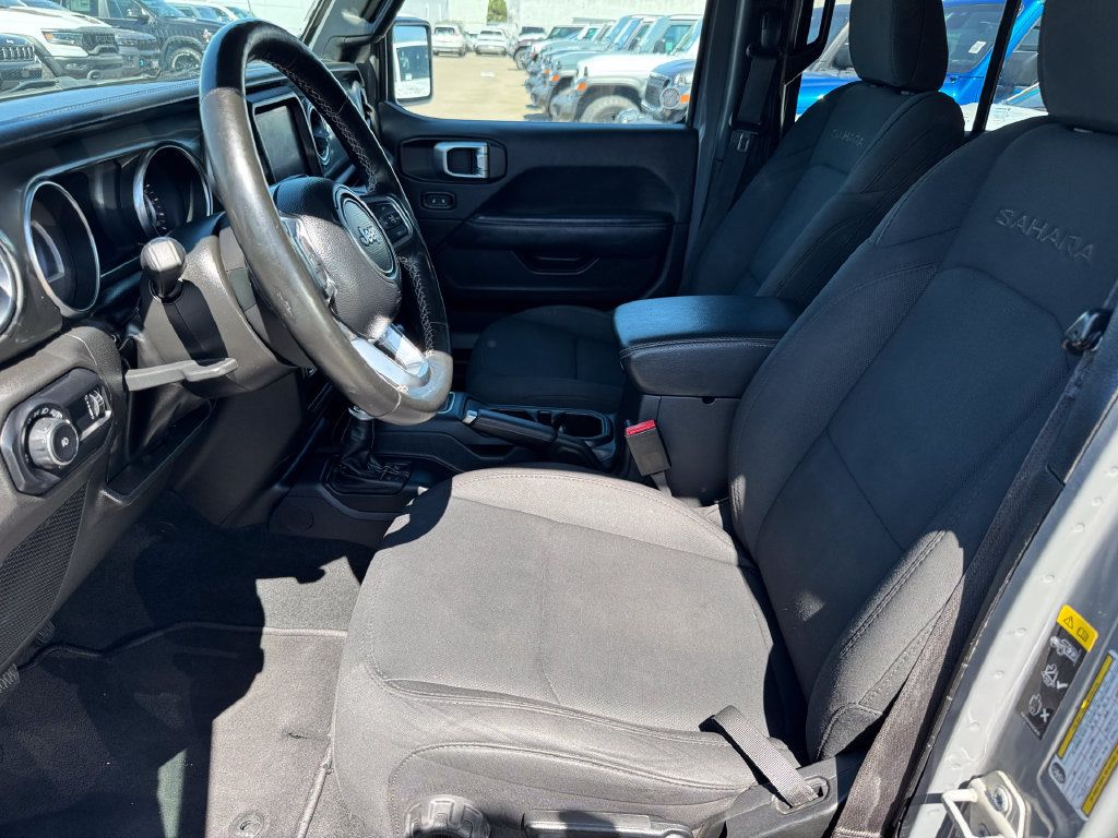 Used 2023 Jeep Wrangler Unlimited Sahara w/ Cold Weather Group AWD/4WD image 9