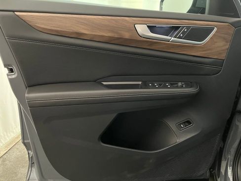 New 2026 Volkswagen Atlas SE image 9