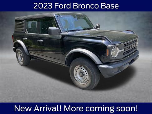 Used 2023 Ford Bronco 4-Door AWD/4WD image 2
