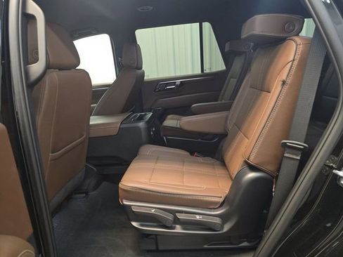 Used 2025 Chevrolet Tahoe High Country image 6