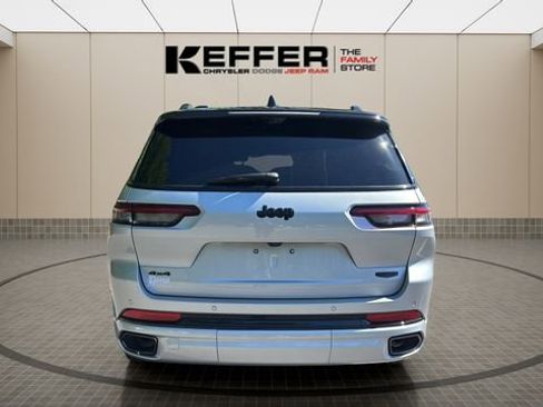 Used 2025 Jeep Grand Cherokee L Summit AWD/4WD image 4