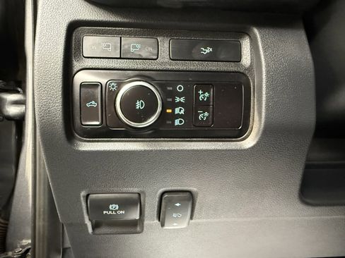 Used 2023 Ford F350 Lariat w/ Sport Appearance Package image 15