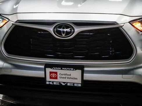 Certified 2023 Toyota Highlander LE image 9