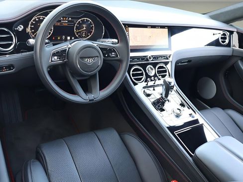Used 2024 Bentley Continental GT V8 image 17