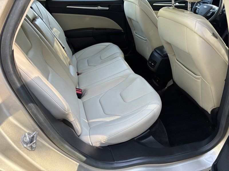 Used 2018 Ford Fusion Titanium FWD image 17