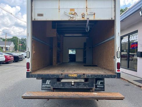 Used 2016 Chevrolet Express 3500 Extended RWD image 19