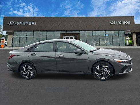 New 2025 Hyundai Elantra Sport image 4