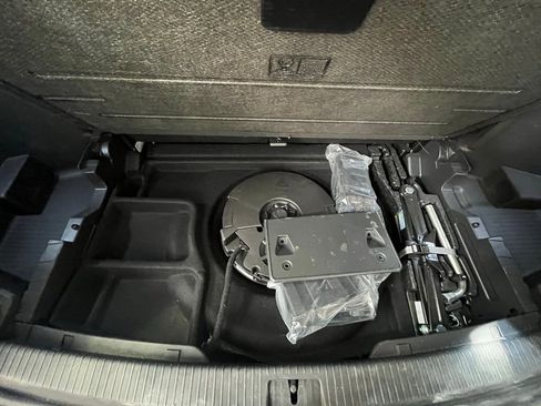 Certified 2024 Volkswagen Atlas SEL Premium R-Line AWD/4WD image 30