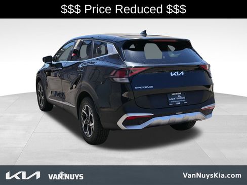 Used 2025 Kia Sportage LX FWD image 5