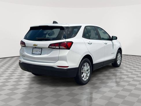 Used 2024 Chevrolet Equinox LS w/ Driver Confidence II Package FWD image 5
