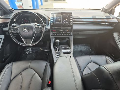 Used 2019 Toyota Avalon XLE w/ Moonroof Package FWD image 24