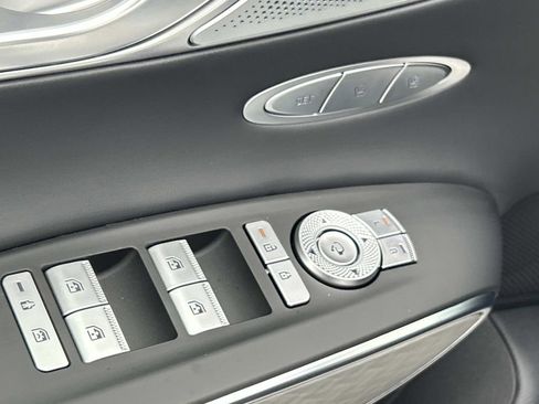 New 2026 Genesis GV70 2.5T Sport Prestige AWD/4WD image 18