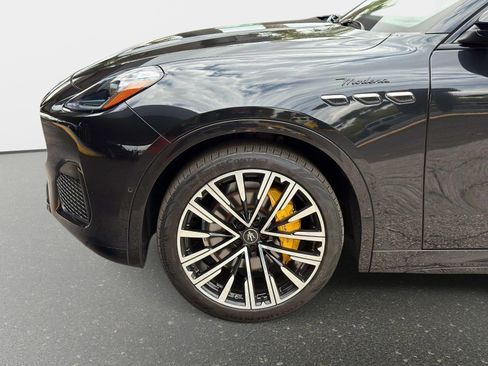 Used 2023 Maserati Grecale Modena AWD/4WD image 20