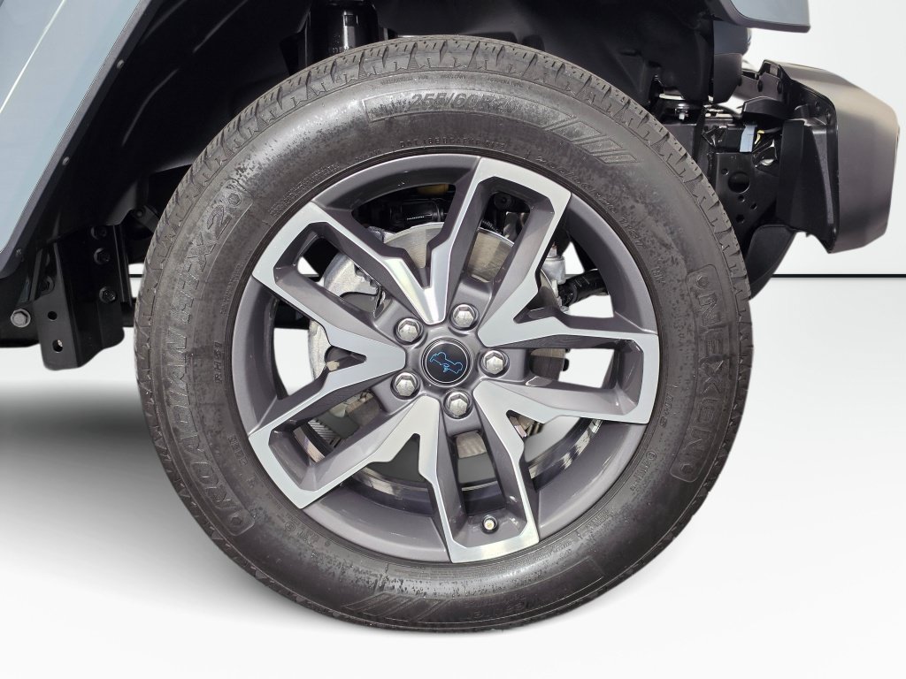 Used 2024 Jeep Wrangler Unlimited w/ Convenience Group AWD/4WD image 44