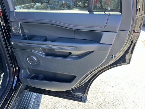 Used 2024 Ford Expedition Limited image 16