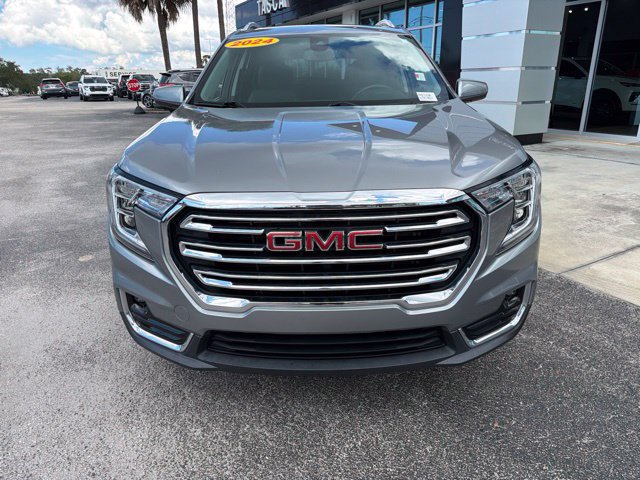 Used 2024 GMC Terrain SLT FWD image 3