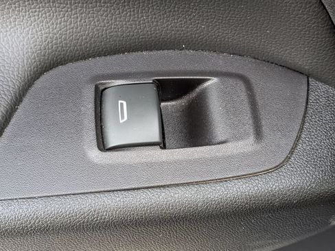 Used 2019 Chevrolet Equinox LT AWD/4WD image 28