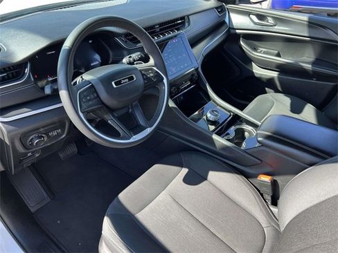 Certified 2023 Jeep Grand Cherokee L Laredo image 29