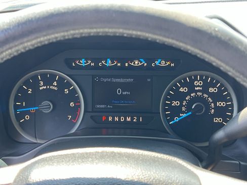 Used 2015 Ford F150 XLT w/ Equipment Group 302A Luxury AWD/4WD image 17