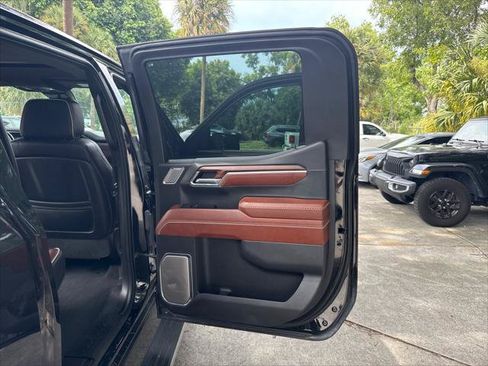 Used 2024 GMC Sierra 1500 Denali Ultimate AWD/4WD image 19