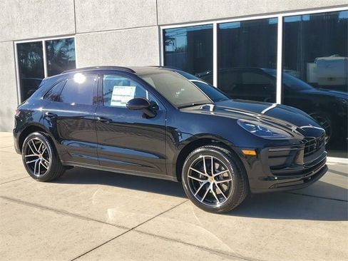 Used 2025 Porsche Macan image 7