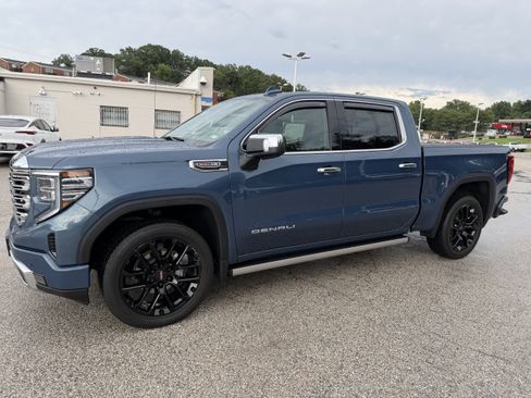 Used 2024 GMC Sierra 1500 Denali w/ Denali Reserve Package AWD/4WD image 3
