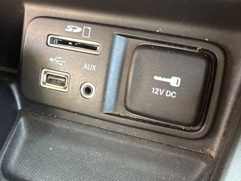 Used 2018 Jeep Cherokee Latitude w/ Safety Group AWD/4WD image 24