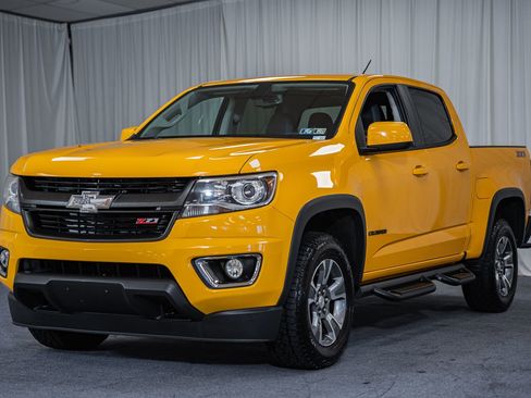 Used 2018 Chevrolet Colorado Z71 AWD/4WD image 3