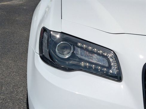 Used 2023 Chrysler 300 Touring w/ Sport Appearance Package image 10