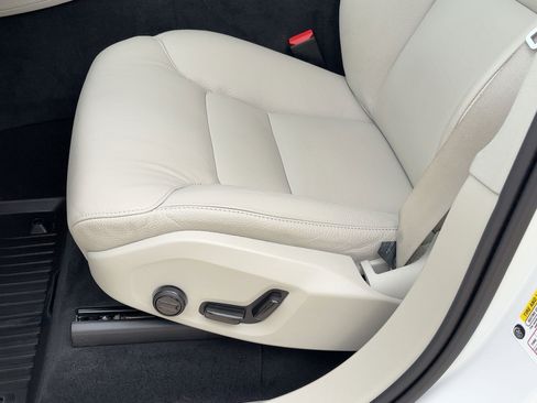 Used 2024 Volvo XC90 B6 Plus w/ Protection Package Premier image 14