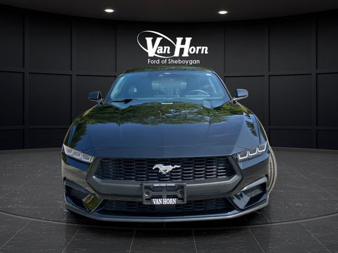 Used 2024 Ford Mustang Coupe RWD image 2