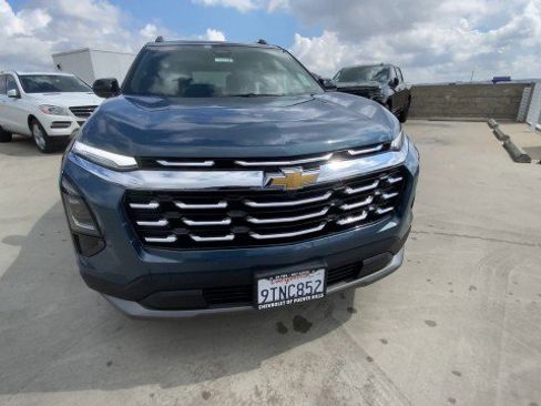 Used 2025 Chevrolet Equinox LT w/ Convenience Package II image 3