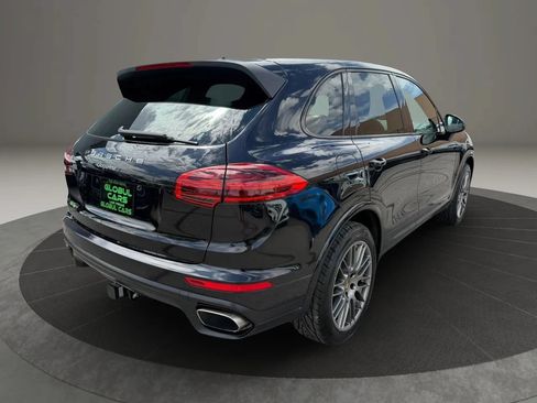 Used 2017 Porsche Cayenne AWD/4WD image 5
