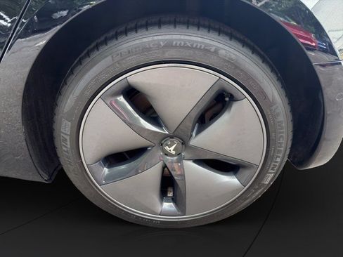 Used 2022 Tesla Model 3 Long Range AWD/4WD image 23