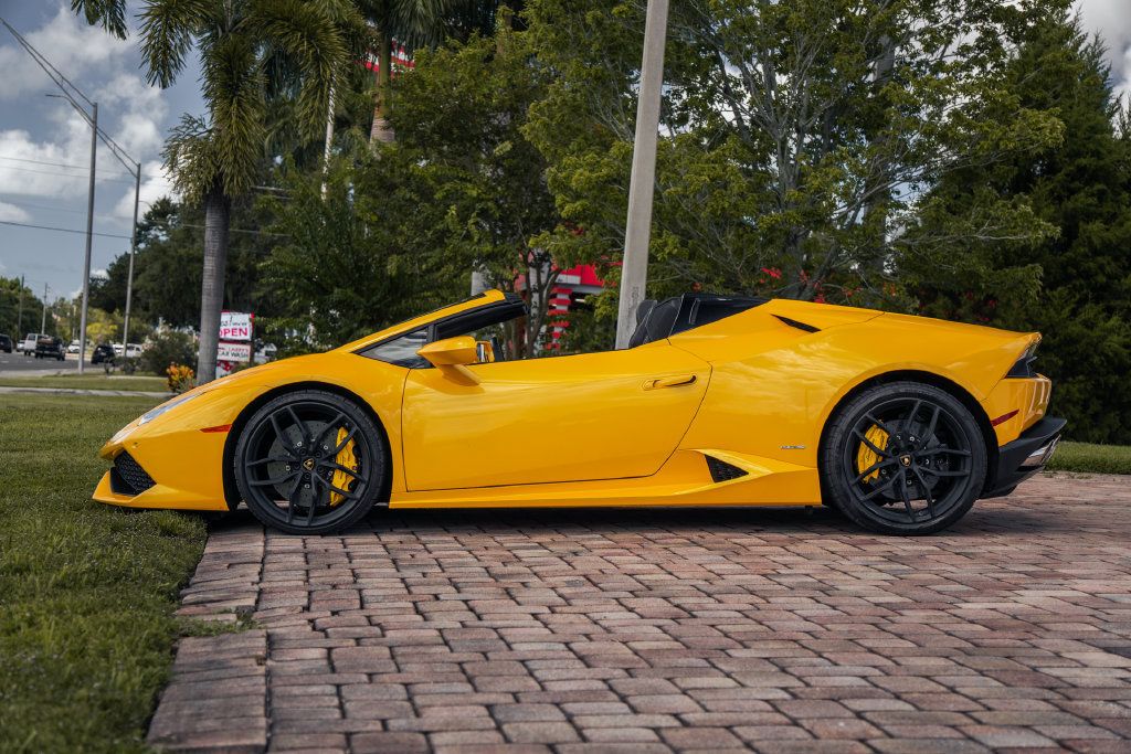 Used 2016 Lamborghini Huracan LP 610-4 AWD/4WD image 3