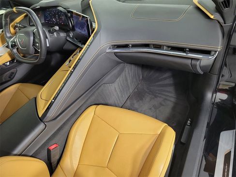 Used 2020 Chevrolet Corvette Stingray Preferred Cpe w/ 2LT Preferred Equipment Group image 16