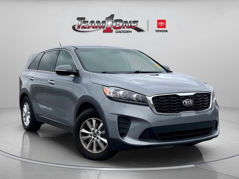 Used 2020 Kia Sorento LX image 1
