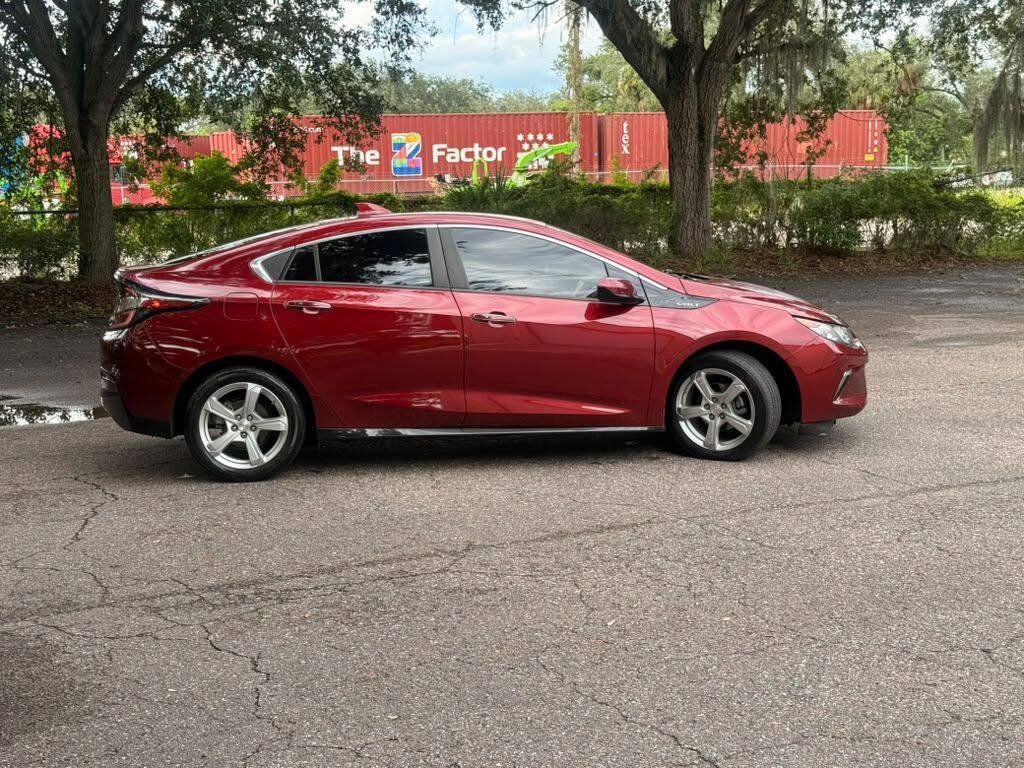 Used 2017 Chevrolet Volt LT w/ Comfort Package FWD image 4