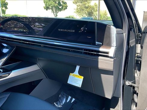 New 2026 Cadillac Escalade ESV 2WD w/ LPO, Floor Liner Package image 31