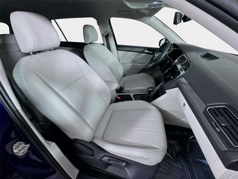 Used 2023 Volkswagen Tiguan SE FWD image 28