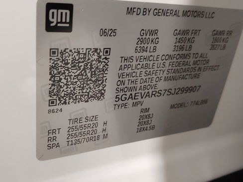 Used 2025 Buick Enclave Preferred AWD/4WD image 34