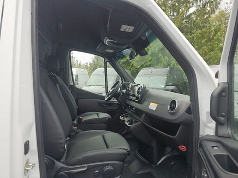 New 2025 Mercedes-Benz Sprinter 2500 image 18