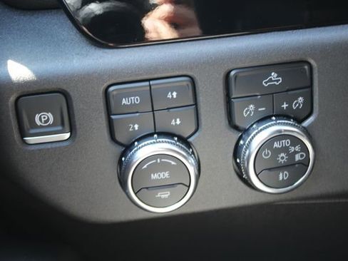 Used 2024 GMC Sierra 1500 Elevation AWD/4WD image 16