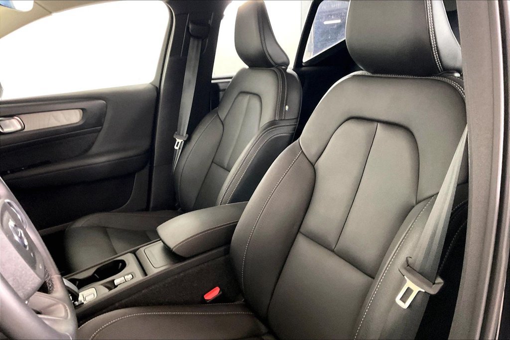 Used 2025 Volvo XC40 B5 Core w/ Protection Package Premier AWD/4WD image 24