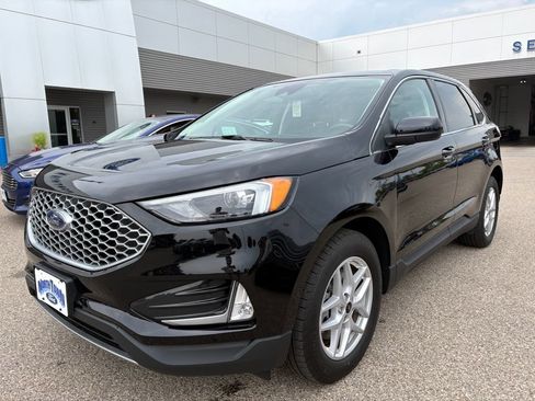 Used 2024 Ford Edge SEL w/ Convenience Package AWD/4WD image 2