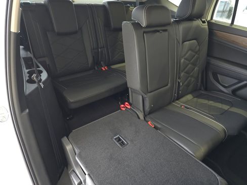 New 2026 Volkswagen Atlas SE image 13