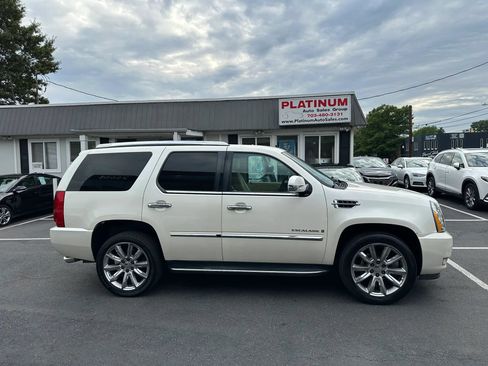 Used 2008 Cadillac Escalade AWD image 4