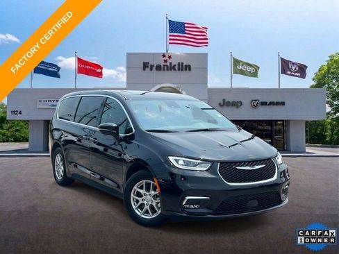 Used 2025 Chrysler Pacifica Select w/ Uconnect Theater Family Group FWD image 1