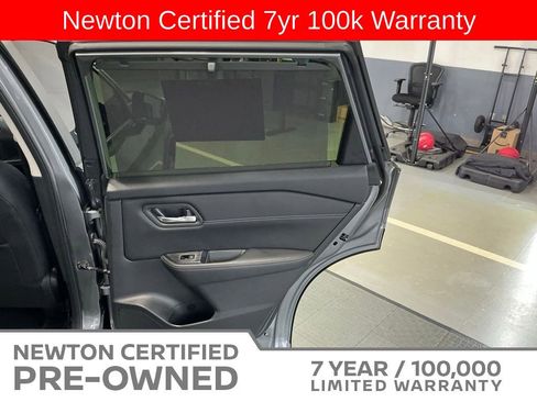 Used 2024 Nissan Rogue SV w/ SV Premium Package FWD image 38